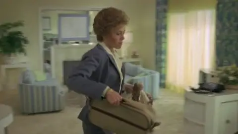 Still 4 of California Suite (1978) WEB-DL [Hindi (DD2.0) & English] 1080p 720p & 480p Dual Audio [x264/10Bit-HEVC]
