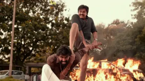 Still 5 of Bheemla Nayak (2022) [HQ Hindi-Dub] WEB-DL 1080p 720p & 480p [x264/HEVC] HD