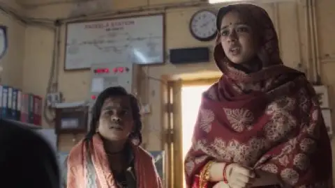 Still 3 of Laapataa Ladies (2024) WEB-DL [Hindi DD5.1] 4K 1080p 720p & 480p [x264/HEVC]