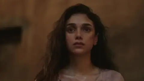 Still 7 of Psycho (2020) UNCUT WEB-DL [Hindi (DD5.1) & Tamil] 1080p 720p & 480p Dual Audio [x264/10Bit-HEVC]