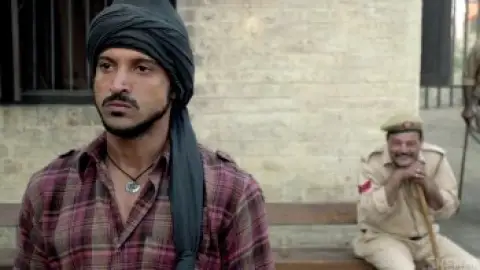Still 3 of Bhaag Milkha Bhaag (2013) BluRay [Hindi DD5.1] 1080p 720p & 480p [x264/HEVC]