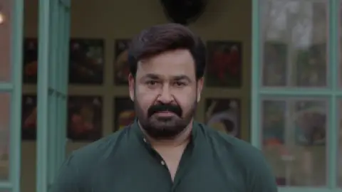 Still 4 of Hridayapoorvam (2025) DS4K WEB-DL [Hindi (DD5.1) & Malayalam] 4K 1080p 720p & 480p [x264/HEVC]