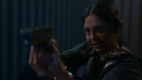 Still 6 of Delhi Crime (Season 3) WEB-DL [Hindi DD5.1] 4K 1080p 720p & 480p [x264/10Bit-HEVC] HD | NF Series