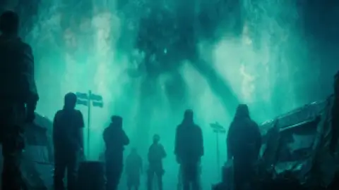 Still 4 of Godzilla: King of the Monsters (2019) BluRay [Hindi (ORG 5.1) + English] 4K 1080p 720p & 480p Dual Audio [x264/10Bit-HEVC]