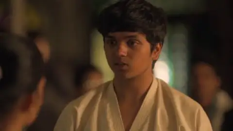 Still 6 of Gutar Gu (Season 1) WEB-DL [Hindi (DD2.0)] 1080p 720p & 480p x264 | AMZN Series