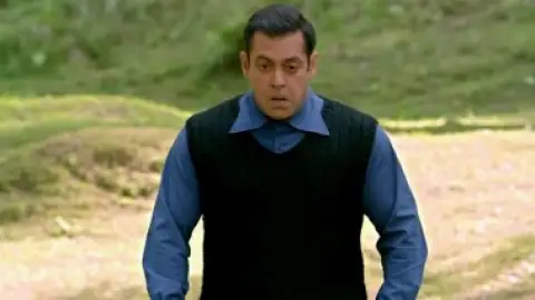 Still 3 of Tubelight (2017) WEB-DL [Hindi DD5.1] 1080p 720p & 480p [x264/HEVC]