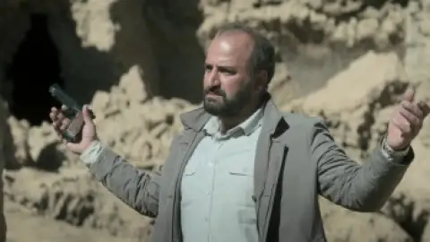 Still 8 of The Seed of the Sacred Fig (2024) BluRay [Hindi (DD5.1) & Persian] 1080p 720p & 480p Dual Audio [x264/10Bit-HEVC]