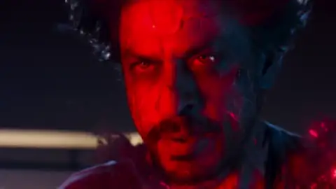 Still 6 of BrahMastra Part One: Shiva (2022) WEB-DL [Hindi DD5.1] 4K 1080p 720p & 480p [x264/10Bit-HEVC] ESubs