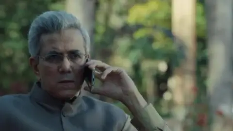 Still 2 of The Diplomat (2025) DS4K WEB-DL [Hindi DD5.1] 4K 1080p 720p & 480p [x264/HEVC] | NETFLiX Movie