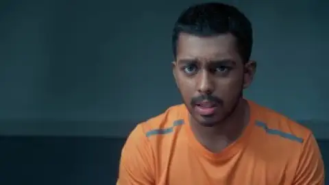 Still 4 of Maargan (2025) [Hindi – HQ/Studio Dub] DS4K WEB-DL 4K 1080p 720p 480p [x264/HEVC] HD | [Without-ADs]