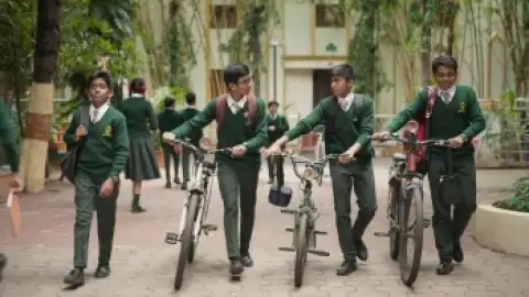 Still 1 of Snakes and Ladders (Season 1) WEB-DL [Hindi (ORG 5.1) & Tamil] 1080p 720p & 480p [x264/ESubs] | [ALL Episodes] | PrimeVideo Series