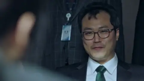 Still 5 of Taxi Driver (Season 1) WEB-DL [Hindi (DD2.0) & Korean] 1080p 720p & 480p Dual Audio [x264/ESubs] | AMZN Series