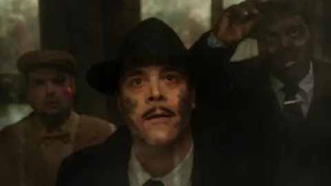 Still 7 of Spider-Noir (Season 1) WEB-DL [Hindi (DD5.1) & English] 4K 1080p 720p & 480p [x264/10Bit-HEVC] | [ALL Episodes] | PrimeVideo Series [True-Hue Full Color]