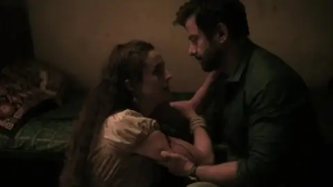 Still 6 of Daldal (Season 1) WEB-DL [Hindi DD5.1] 4K 1080p 720p & 480p [x264/HEVC] HD | ALL Episodes [PrimeVideo Series]