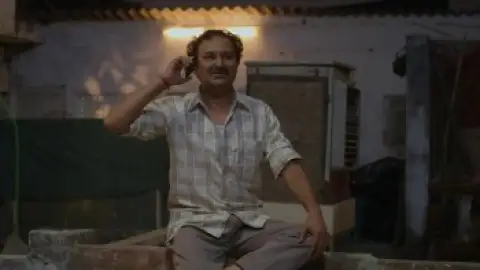 Still 4 of Gullak (Season 1) WEB-DL Hindi [DD2.0] 1080p 720p & 480p x264 | SonyLiv Series