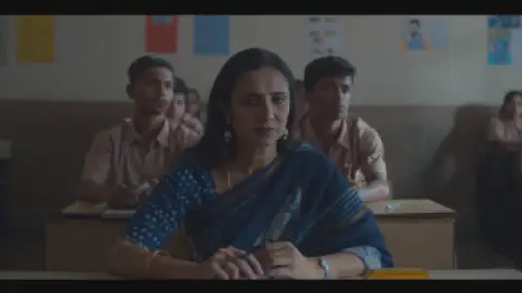 Still 5 of Family Aaj Kal (Season 1) WEB-DL [Hindi DD2.0] 1080p 720p & 480p [x264/ESubs] HD | ALL Episodes [SonyLiv Series]