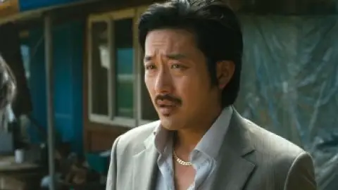Still 7 of Nameless Gangster (2012) BluRay [Hindi (DD2.0) & Korean] 4K 1080p 720p & 480p Dual Audio [x264/10Bit-HEVC]