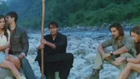 Still 5 of Kaal (2005) WEB-DL [Hindi DD5.1] 1080p 720p & 480p [x264/HEVC]