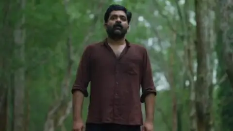 Still 5 of Sambhavam Adhyayam Onnu (2026) DS4K WEB-DL [Hindi (DD5.1) & Malayalam] 4K 1080p 720p & 480p Dual Audio [x264/10Bit-HEVC]