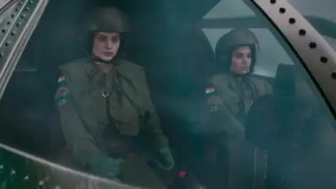 Still 1 of Tejas (2023) WEB-DL [Hindi DD5.1] 1080p 720p & 480p [x264/HEVC]