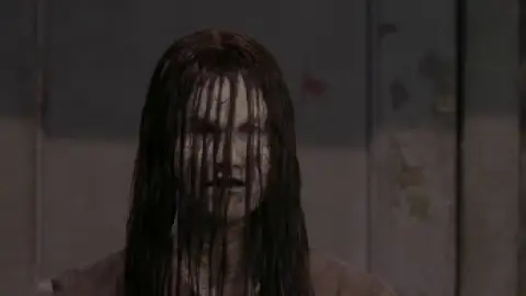 Still 6 of Scary Movie 3 (2003) BluRay [Hindi (DD2.0) & English] 1080p 720p & 480p Dual Audio [x264/10Bit-HEVC]