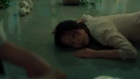 Still 6 of Notes from the Last Row (Season 1) WEB-DL [Hindi (DD5.1) & English] 4K 1080p 720p & 480p [x264/10Bit-HEVC] | [ALL Episodes] | NF Series