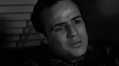 Still 5 of On the Waterfront (1954) WEB-DL [Hindi (DD5.1) & English] 1080p 720p & 480p Dual Audio [x264/ESubs]