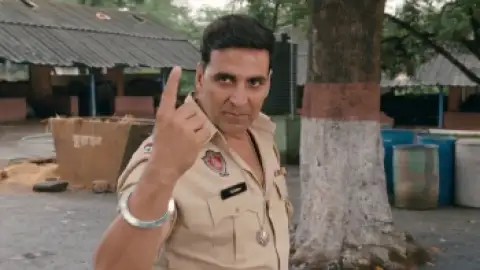 Still 1 of Khiladi 786 (2012) BluRay [Hindi 5.1] 1080p 720p & 480p [x264/10Bit-HEVC]