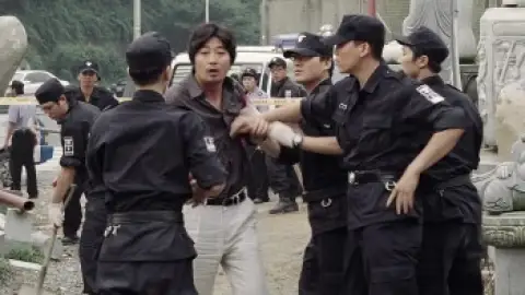 Still 6 of The Chaser (2008) BluRay [Hindi (ORG 5.1) & Korean] 1080p 720p & 480p Dual Audio [x264/10Bit-HEVC]