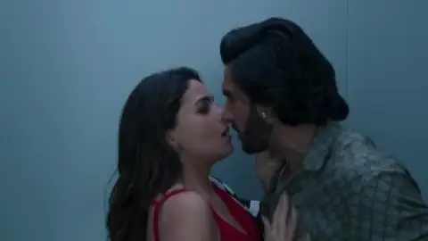 Still 6 of Rocky Aur Rani Kii Prem Kahaani (2023) WEB-DL [Hindi DD5.1] 1080p 720p & 480p [x264/HEVC]