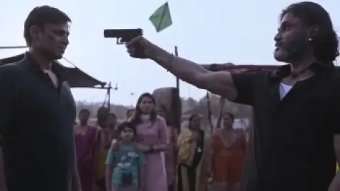 Still 2 of Dharavi Bank (Season 1) Hindi WEB-DL 720p & 480p x264 DD2.0