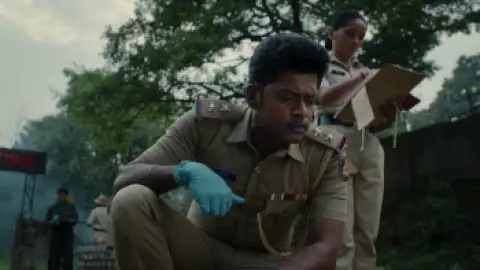 Still 5 of Lokah – Chapter 1: Chandra (2025) DS4K WEB-DL [Hindi (DD5.1) & Malayalam] 4K 1080p 720p & 480p [x264/10Bit-HEVC]