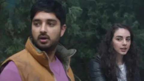 Still 3 of La Brea (Season 1) BluRay [Hindi (DD 2.0) & English] 1080p 720p & 480p x264 Dual Audio DD5.1