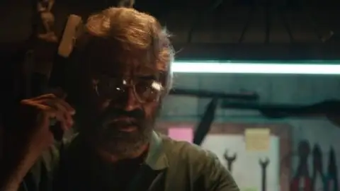 Still 2 of Sardar (2022) UNCUT WEB-DL [Hindi (DD2.0) & Tamil] 4K 1080p 720p & 480p Dual Audio [x264/10Bit-HEVC]