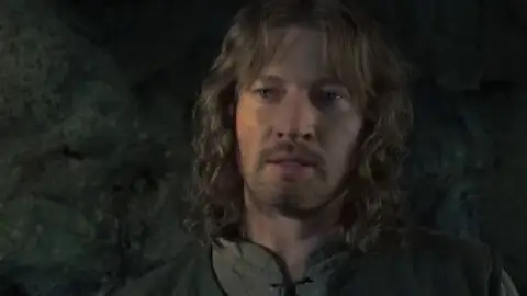 Still 3 of The Lord of the Rings: The Two Towers (2002) EXTENDED BluRay [Hindi (ORG 5.1) & English] 1080p 720p & 480p Dual Audio [x264/10Bit-HEVC]