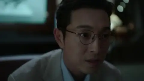 Still 1 of Murderer Report (2025) WEB-DL [Hindi (DD5.1) & Korean] 1080p 720p & 480p Dual Audio [x264/10Bit-HEVC]