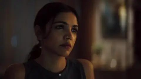 Still 6 of Taaza Khabar (Season 2) WEB-DL [Hindi DD5.1] 4K 1080p 720p & 480p [x264/10Bit-HEVC] HD | ALL Episodes [HotStar Series]