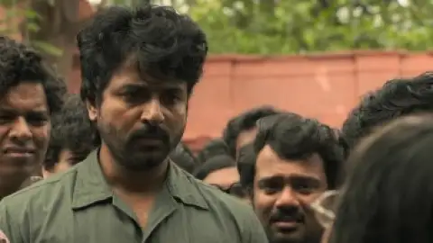 Still 2 of Parasakthi (2026) [Hindi – HQ/Studio Dub] DS4K UNCENSORED WEB-DL 4K 1080p 720p 480p [x264/HEVC] HD | [Without-ADs]