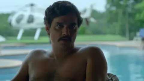 Still 3 of Narcos (Season 1) WEB-DL [Hindi (ORG 5.1) & English] Dual Audio 1080p 720p & 480p x264 DD5.1 | NetFlix Series