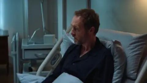 Still 4 of Sebastian Fitzek’s Therapy (Season 1) WEB-DL [Hindi (ORG 5.1) & English] 1080p 720p & 480p [x264/ESubs] | [ALL Episodes] | AMZN Series