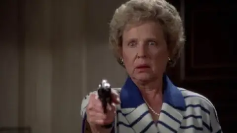 Still 1 of The Naked Gun: From the Files of Police Squad! (1988) BluRay [Hindi (DD2.0) & English] 1080p 720p & 480p Dual Audio [x264/10Bit-HEVC]