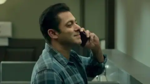 Still 1 of Radhe (2021) WEB-DL [Hindi DD5.1] 4K 1080p 720p & 480p [x264/HEVC]