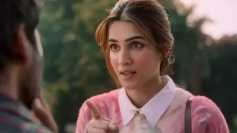 Still 2 of Tere Ishk Mein (2025) DS4K WEB-DL [Hindi DD5.1] 4K 1080p 720p & 480p [x264/10Bit-HEVC]