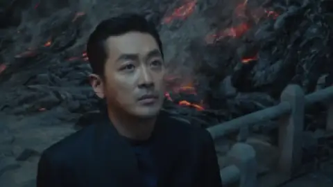 Still 4 of Along with the Gods: The Two Worlds (2017) BluRay [Hindi (ORG 2.0) + Korean] 1080p 720p & 480p Dual Audio [x264/10Bit-HEVC]