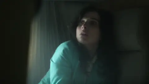 Still 5 of The Hijacking of Flight 601 (Season 1) WEB-DL [Hindi (ORG 5.1) & English] 1080p 720p & 480p [x264/ESubs] | [ALL Episodes] | NF Series