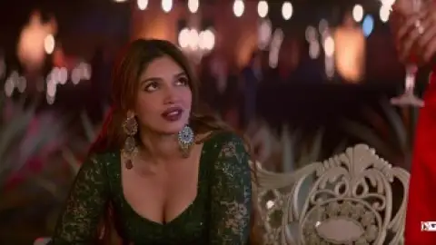 Still 7 of Mere Husband Ki Biwi (2025) WEB-DL [Hindi DD5.1] 4K 1080p 720p & 480p [x264/HEVC]
