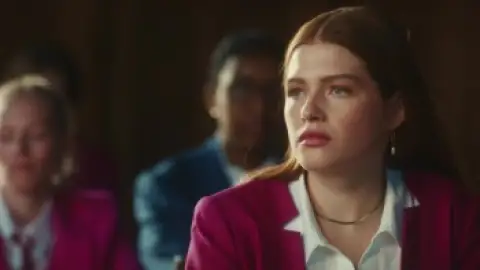 Still 1 of Maxton Hall: The World Between Us (Season 1) WEB-DL [Hindi (ORG 5.1) & English] 1080p 720p & 480p [x264/ESubs] | [ALL Episodes] | PrimeVideo Series