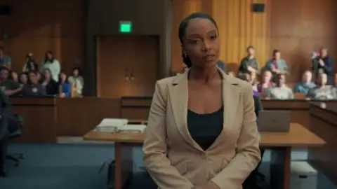 Still 5 of The Lincoln Lawyer (Season 2) WEB-DL [Hindi (ORG 5.1) + English] 1080p 720p Dual Audio [HEVC 10bit/ESub] | [Part 2 ADDED!]