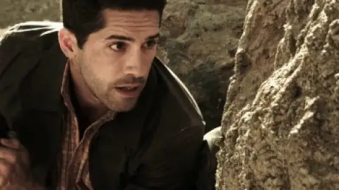 Still 3 of El Gringo (2012) BluRay [Hindi (DD2.0) & English] 1080p 720p & 480p Dual Audio [x264/10Bit-HEVC]