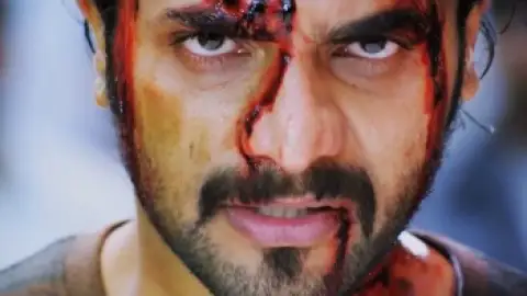 Still 6 of Ugramm (2014) UNCUT WEB-DL [Hindi (ORG 2.0) & Kannada] 1080p 720p & 480p Dual Audio [x264/10Bit-HEVC]